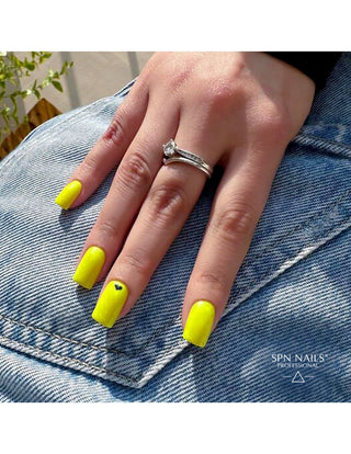 704 Neon Lemon UV LaQ 8ml