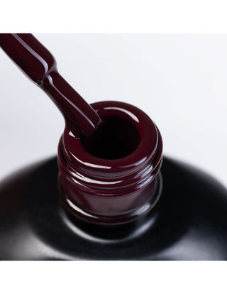 1046 Deep Desire UV LaQ Gel Polish 8ml – warm chestnut brown with a burgundy undertone
