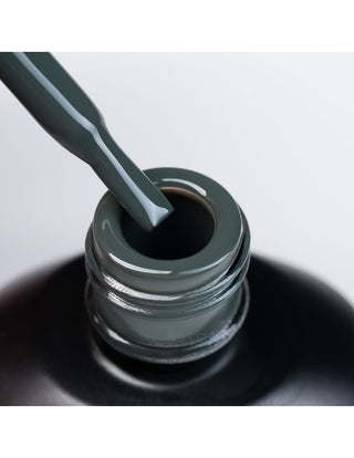 1047 Scandalous UV LaQ Gel Polish 8ml – deep bottle green